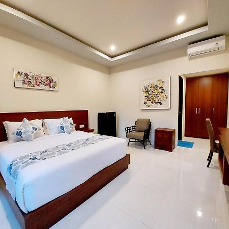 The New Moon Seminyak Hotel Exterior photo