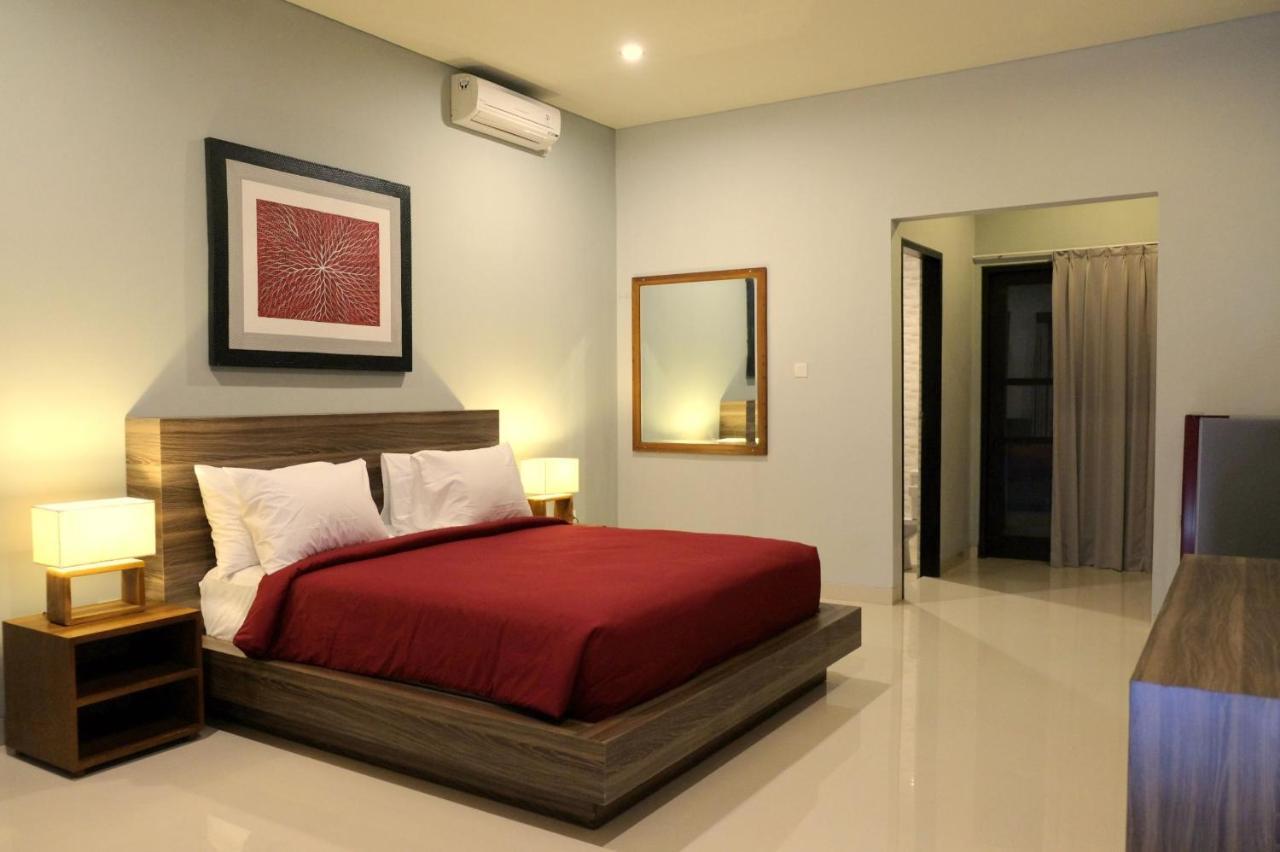 The New Moon Seminyak Hotel Exterior photo