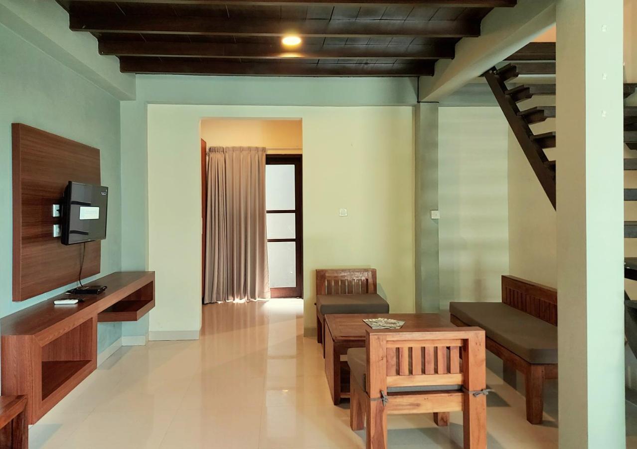 The New Moon Seminyak Hotel Exterior photo