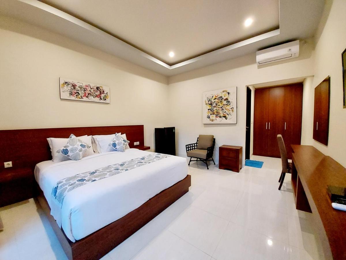 The New Moon Seminyak Hotel Exterior photo