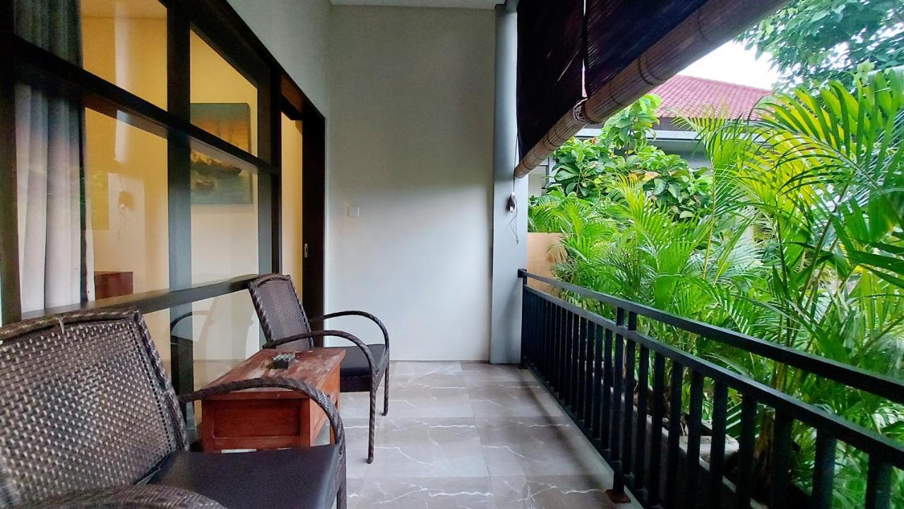The New Moon Seminyak Hotel Exterior photo