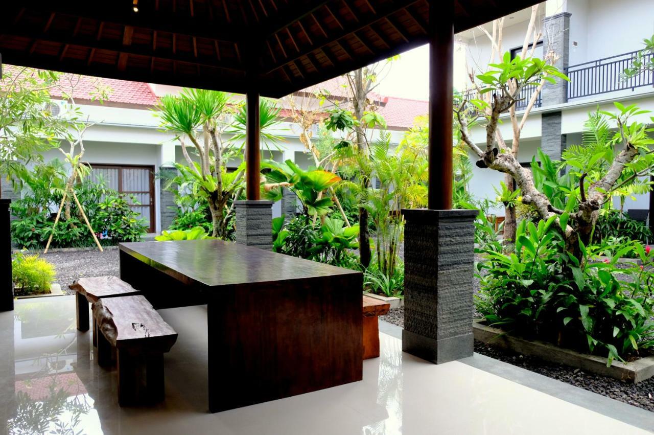 The New Moon Seminyak Hotel Exterior photo